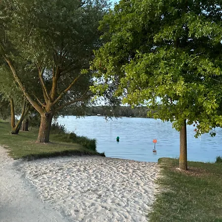 Holiday home Maison Des Larris - Proche Aeroport - Navette Gare Beauvais