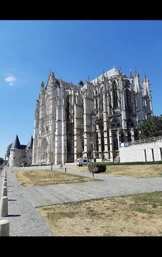 Holiday home Maison Des Larris - Proche Aeroport - Navette Gare *