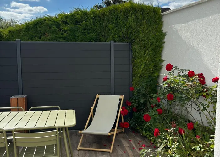 Holiday home Maison Des Larris - Proche Aeroport - Navette Gare Beauvais